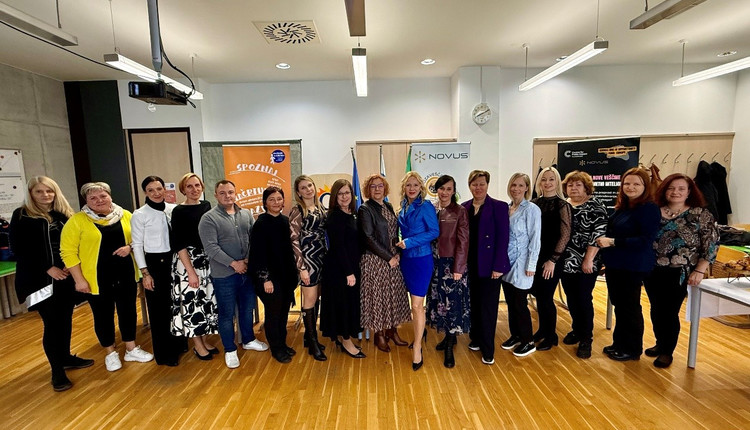 Novinarska konferenca ob predstavitvi projekta VšečKAM in GREM+