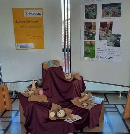 Razstava glinenih svečnikov v Mestni občini Velenje