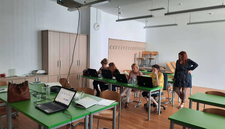 SA - SVOT vprašalnik