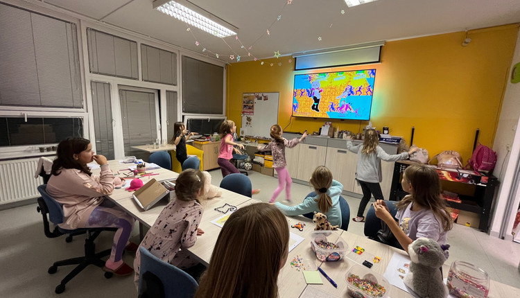 Dekliška noč pod zvezdami